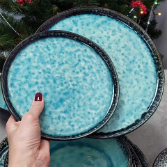 Тарілка обідня кругла 27 см блакитна плоска Blue Lake, чорна зовні