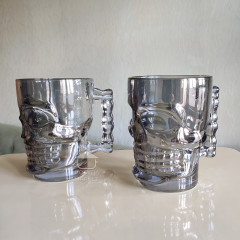 Набор 6 кружек для пива 450 мл Skull, серое прозрачное стекло в виде черепа