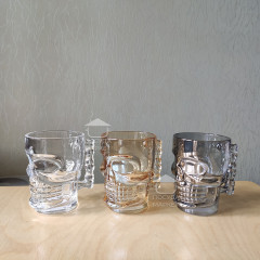 Набор 6 кружек для пива 450 мл Skull, прозрачное янтарное стекло в виде черепа