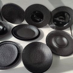 Тарелка обеденная круглая черная 27,5 см Black Obelisk, матовый/глянцевый цвет 