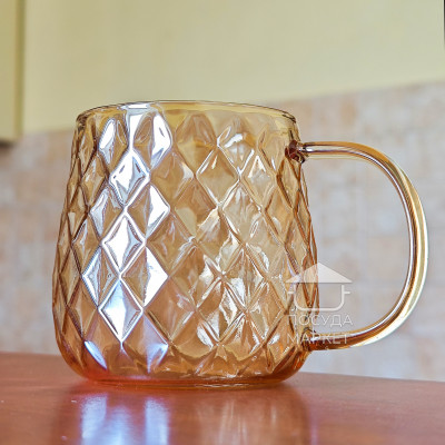Фото 2 -Бурштинова скляна чашка 350 мл Amber Rhombus із текстурованим рельєфом ромба