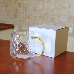 Прозрачная стеклянная чашка 350 мл Rhombus с текстурированным рельефом ромба