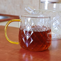 Прозрачная стеклянная чашка 350 мл Rhombus с текстурированным рельефом ромба