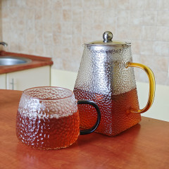 Прозора скляна чашка 450 мл Lollipop, кухоль із чорною ручкою та текстурованим рельєфом