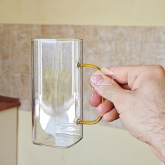 Скляна квадратна висока хайбол кухоль 350 мл Elegance з жовтою ручкою