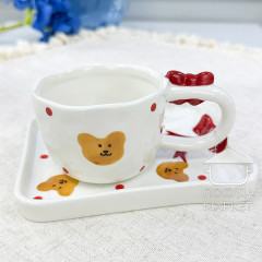 Чашка з блюдцем 220 мл "Банти і мішки" ручної роботи білого кольору, кераміка