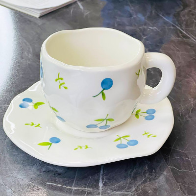 Чашка з блюдцем 300 мл "Соковита слива" ручної роботи у стилі прованс, кераміка