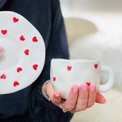 Фото 2 -Чашка з блюдцем 300 мл "Ніжне серце" ручної роботи білого кольору, кераміка