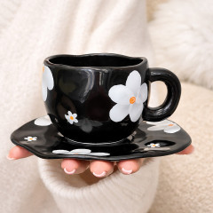 Чашка з блюдцем 300 мл "Нічна квітка" ручної роботи чорного кольору