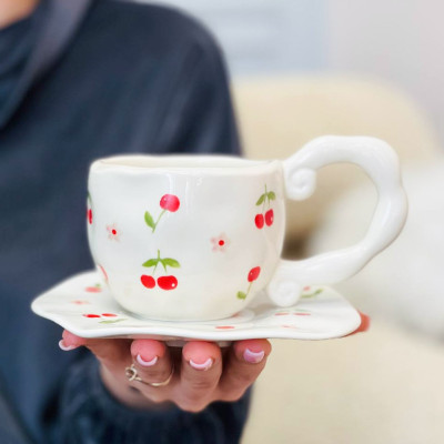 Чашка з блюдцем 300 мл "Вишневий сад" ручної роботи білого кольору