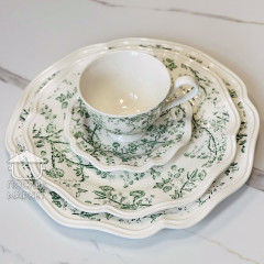 Чашка з блюдцем порцелянова 190 мл Meadow Grace, біла з зеленим