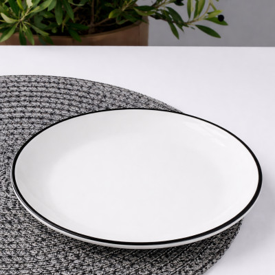 Тарелка обеденная круглая 26 см Velora, керамика, белая с черной окантовкой