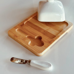 Белая бамбукаовая масленка для сливочного масла с ножом и керамической крышкой Stockholm