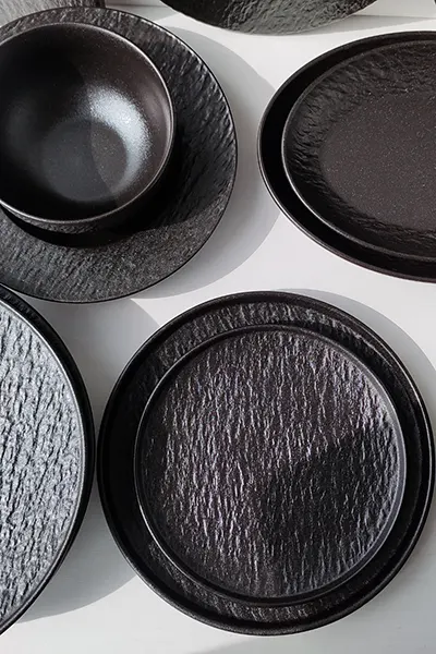 Серии столовой посуды Black Obelisk